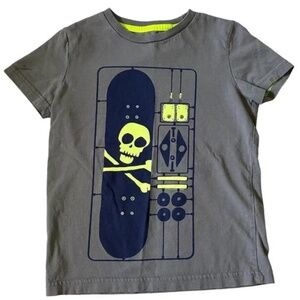 Mini Boden Gray Blue Skull Crossbones Skateboard Graphic Tee Boys 5-6